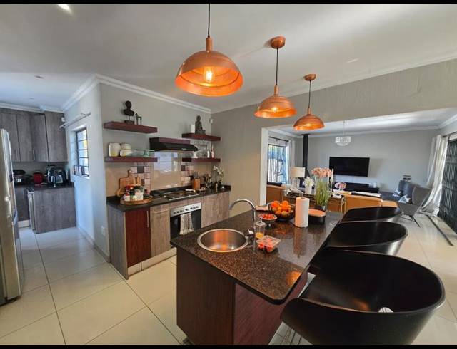 5 BEDROOM PROPERTY TO RENT IN WELTEVREDEN PARK